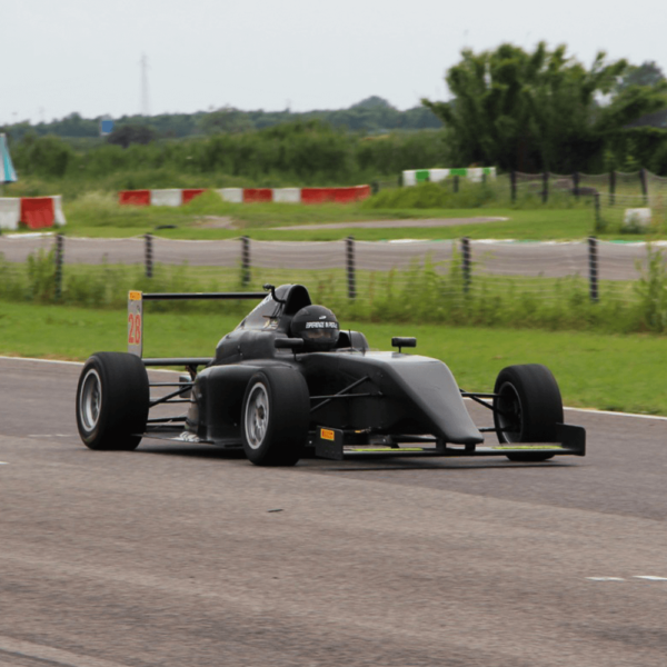 Guida-in-Pista-Formula-4-Abarth